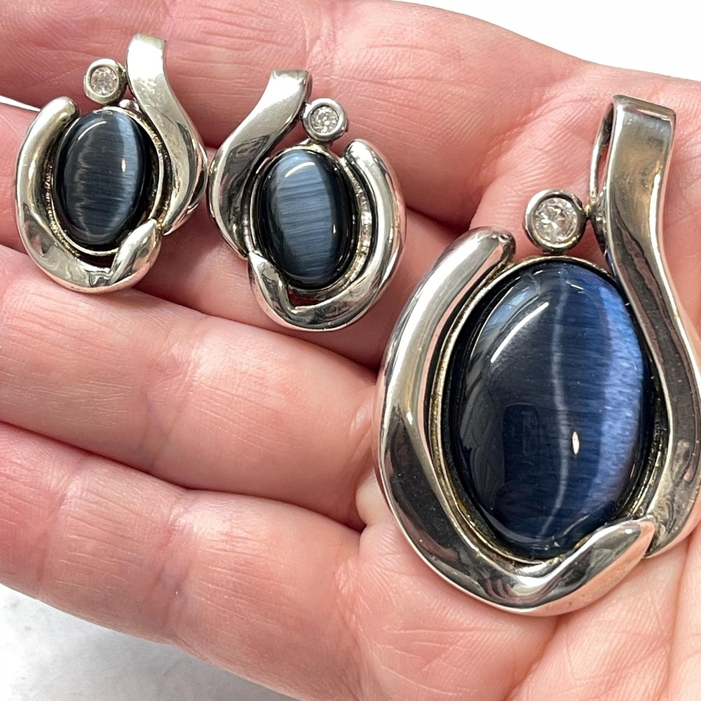 Sterling Silver Dark Blue Cat's Eye Glass Oval CZ Pendant & Post Earrings Set